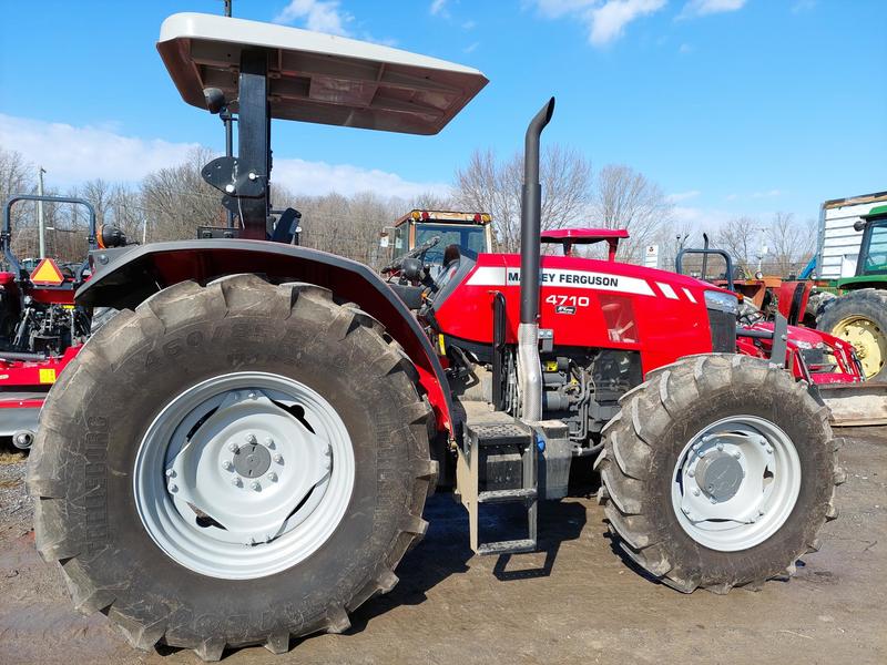 Tractors  Massey Ferguson MF4710 Tractor Photo